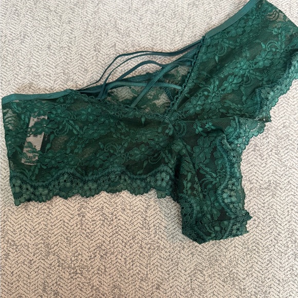 Victoria’s Secret Very Sexy Racerback Push-up Bra and matching panties - Picture 6 of 8